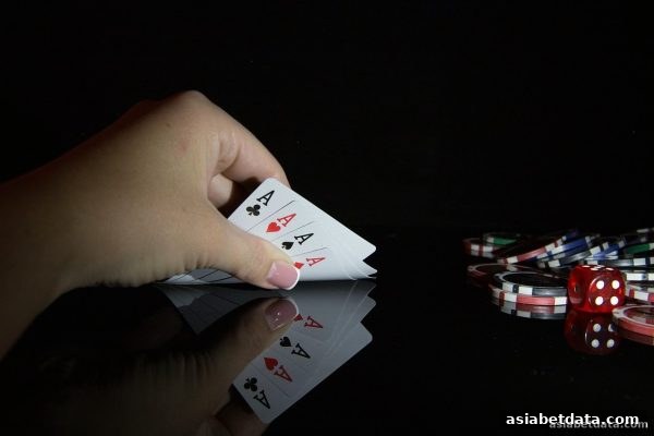 深度解读快乐水果机：亚洲博彩网站中必知的游戏规则与奖励机制
